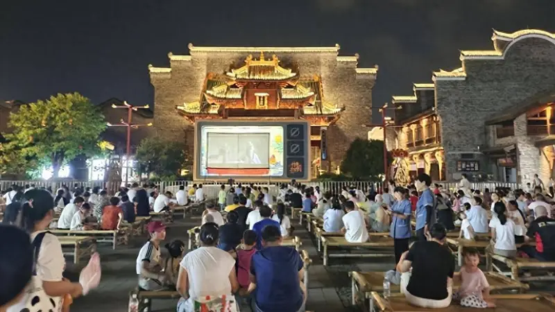 江城不止打卡景,三处露天舞台等你上场,用热爱对话知音
