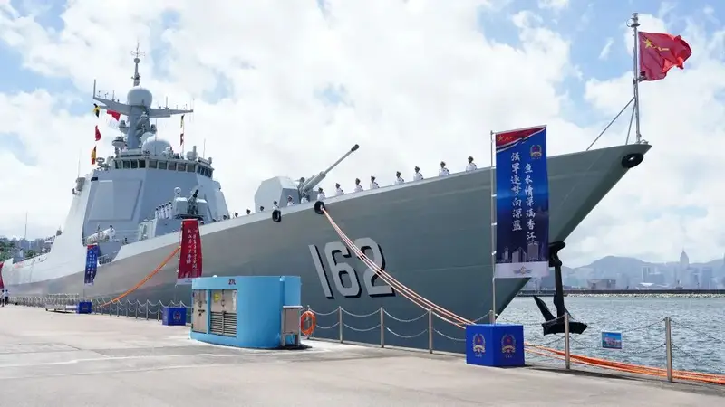 海军舰艇编队连续三年访问香港