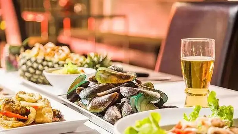 海鲜配冰啤一时爽，但你的肠胃真的扛得住吗？