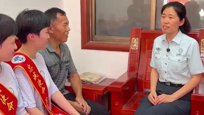 “001号”“002号”军校录取通知书，双胞胎姐妹收到了！