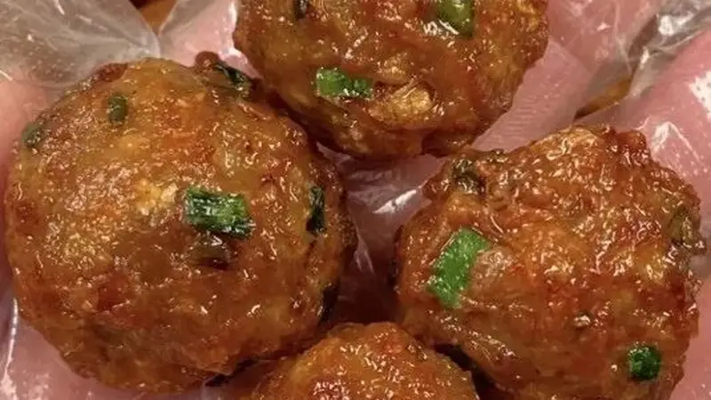 【美食天地】——炸丸子，外酥里嫩！