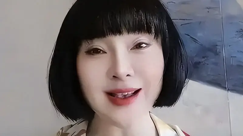 婚内出轨整容医生,偷前夫12亿财产,靠一首歌爆火的她如今怎样?