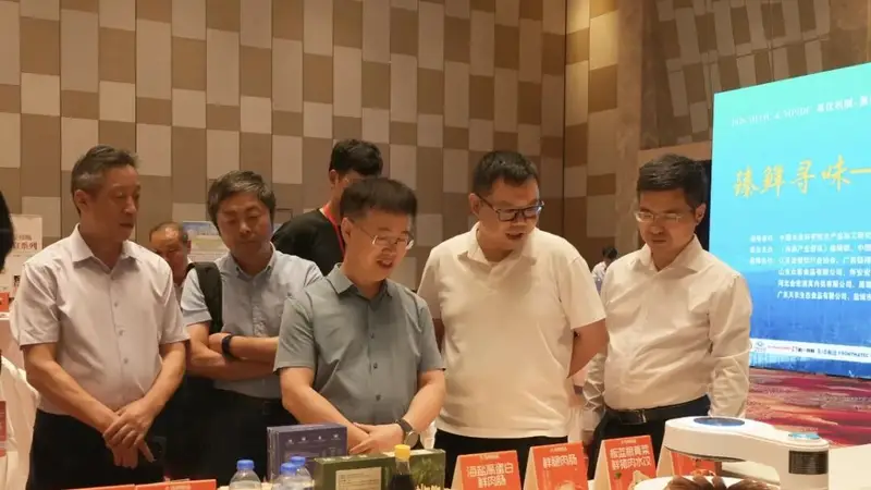 专家高度评价!扬翔板蓝根青菜鲜猪肉水饺荣获 “康养创新产品” 荣誉称号
