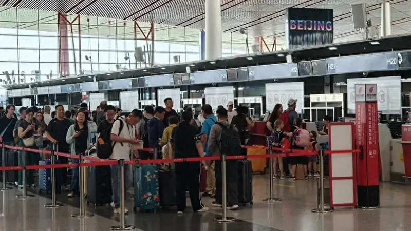 暑运首月首都机场旅客量快速增长，即将新开两个全国独飞航点