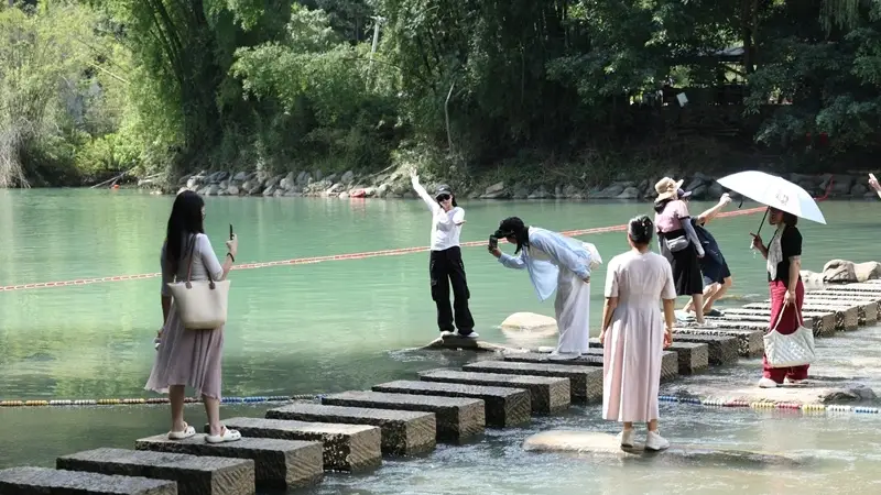 贵州罗甸：以水赋能文旅暑期旅游持续升温