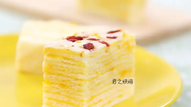 咸蛋黄千层蒸糕,松松软软层层叠叠~