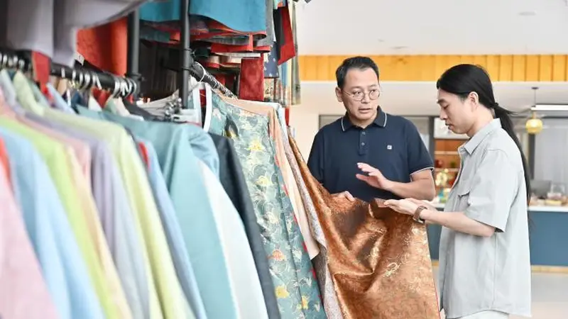 “85后”香港设计师的汉服情缘
