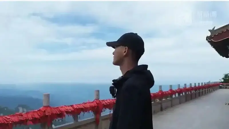 月薪6万的老君山“神仙岗”到期，001号员工被授予“老君山文旅推荐官”称号；景区：后续可能推出不同主题的观察员、体验员活动