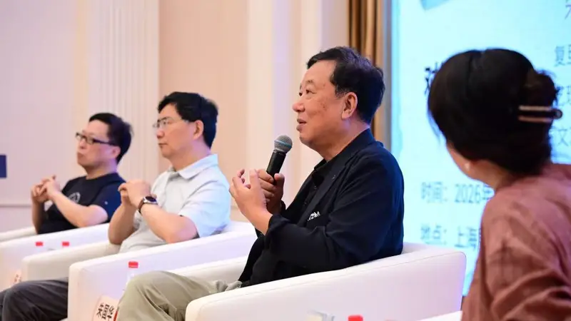 王尧散文集《纸上的生活》:知识分子的精神地图