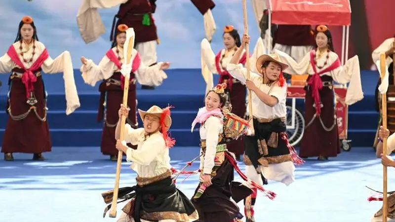 西藏昌都第十二届三江茶马文化艺术节开幕