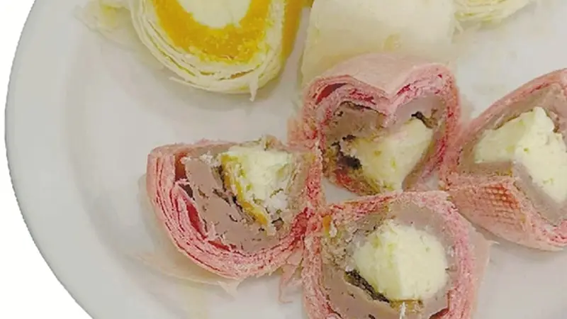 黑芝麻味、牛肝菌味、斑斓乳酪味 新奇口味月饼抢“鲜”上市