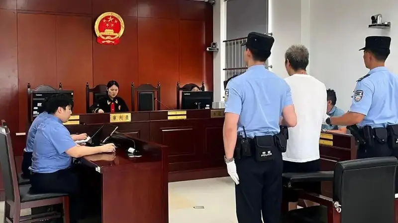 乘客“开门杀”致人死亡，网约车司机获刑