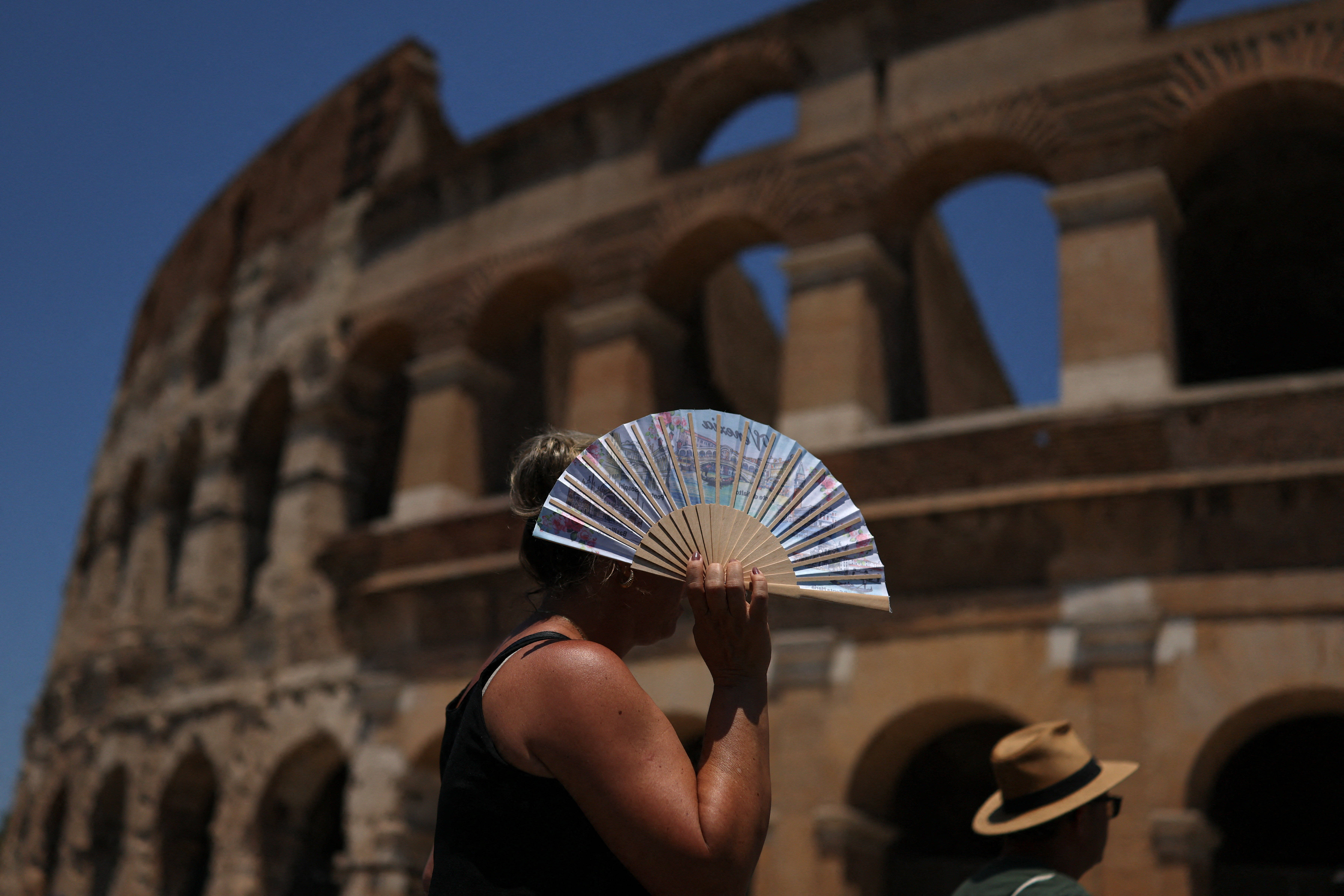 “热穹顶”笼罩欧洲:多国气温破40℃,七月还将迎新一轮高温