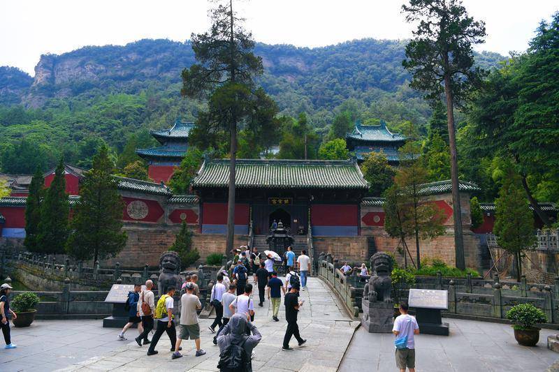 观《武当一梦》赏夜游巡游 全国文旅大V沉浸式品读仙山夜韵