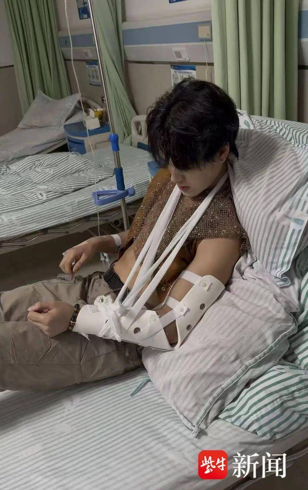 被游客掰断手腕的景区NPC系一级运动员,本人发声:游客失联,已自付万元医药费