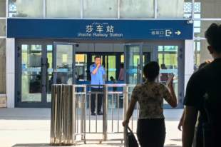 莎车幸福第一天:1元钱的茶2元的烤羊肝,吃饱了跳舞跳累了接着吃