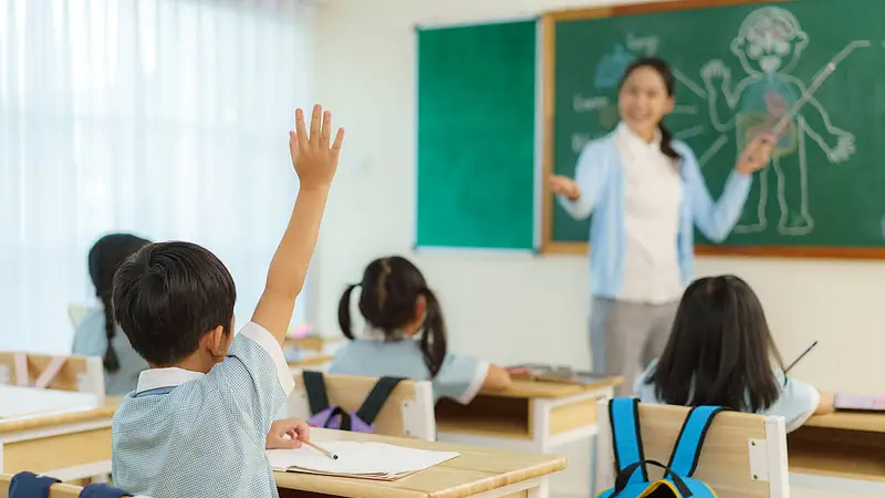 中小学老师困在“赛课”里,学生被遗忘在教室
