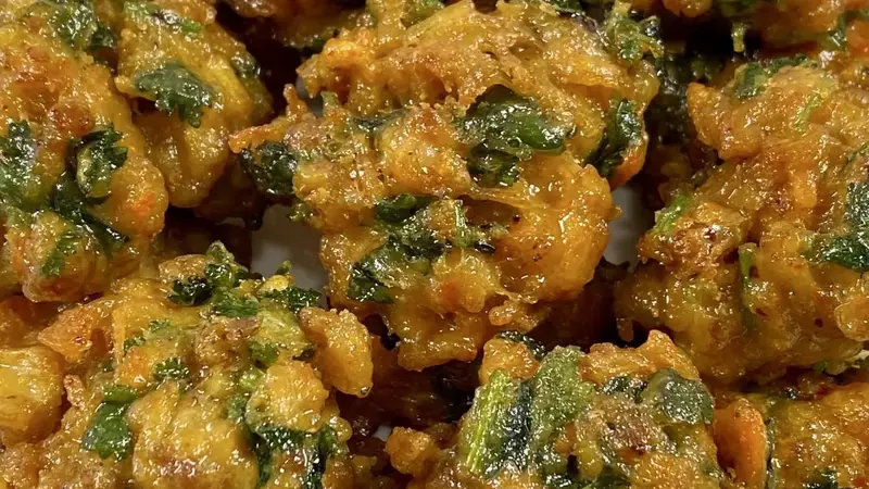 一口酥到掉渣的炸金针菇丸子