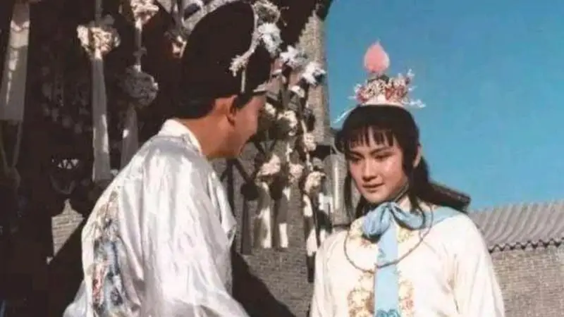 在《红楼梦》中，北静王的出现有什么意义？