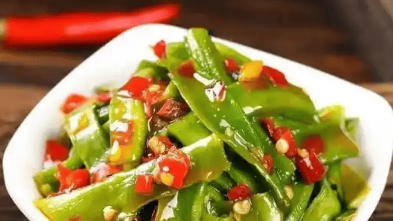 这盘拌贡菜,清脆爽口嘎嘣脆,吃一口就停不下来