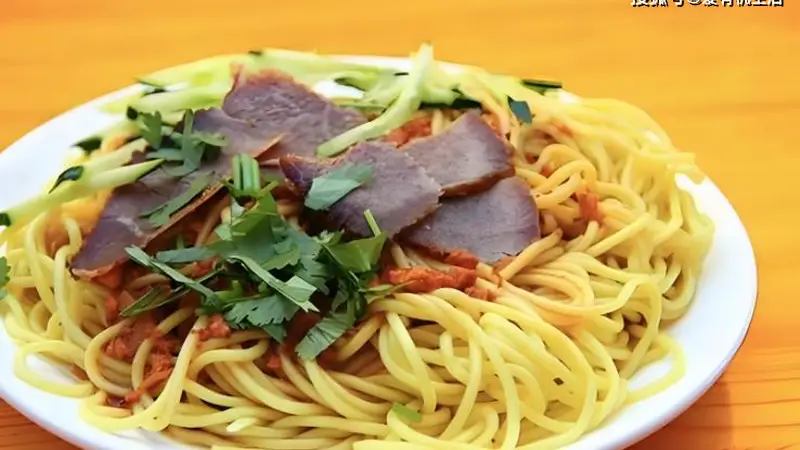 酒泉美食三绝:一口下去,暖透了酒泉游子漂泊的岁岁年年!