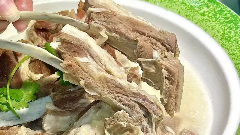 张北坝上蒙餐怎么选，探店福洋洋吉祥草原手把肉家乡菜体验草原风味