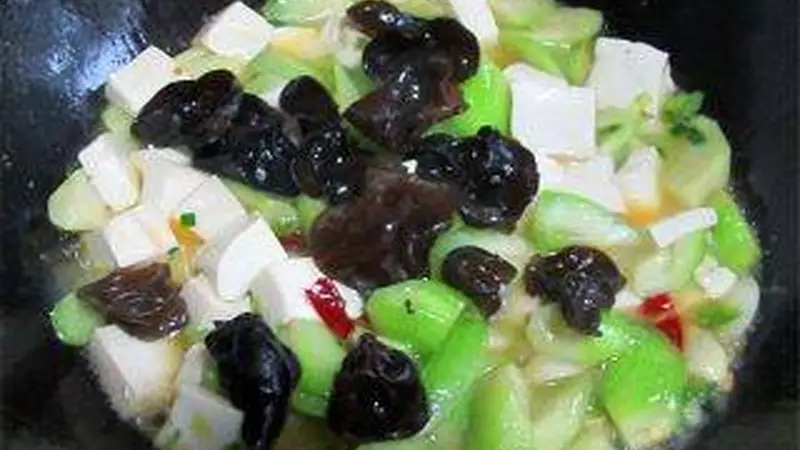 丝瓜炖豆腐的家常做法