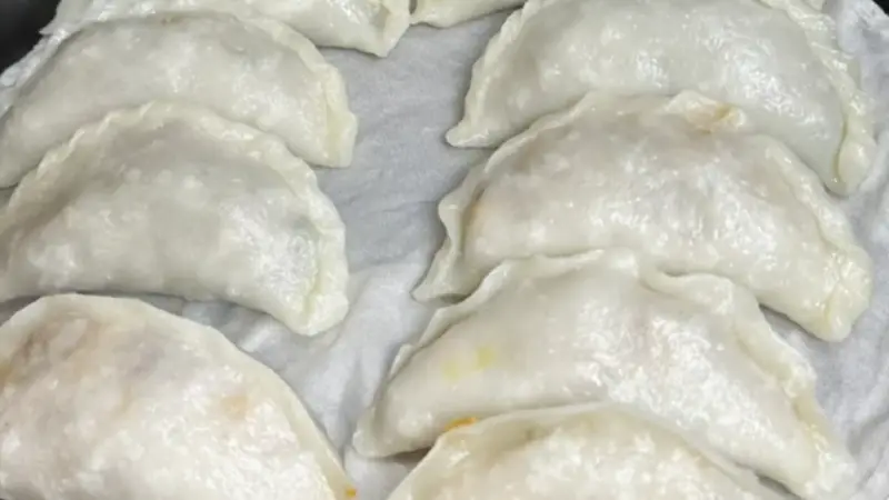 籼糯配比开水烫面,薄皮透馅蒸出软糯鲜香本味