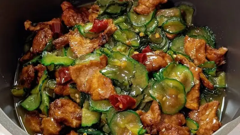 黄瓜炒肉片:脆嫩入味的家常快手菜,一口吃出烟火气