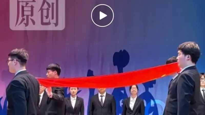 江苏一高校举办殡仪礼仪大赛引热议，院长：殡仪行业人才紧缺就业率很高，应届毕业生年薪普遍在8-10万元