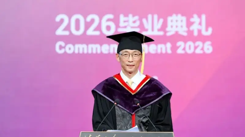 面对待遇高8倍的保险公司offer为何选择科研?施一公清华演讲谈选择