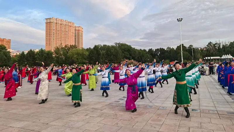 第二十一届“文明之光·海拉尔之夏”群众广场文化活动精彩启幕