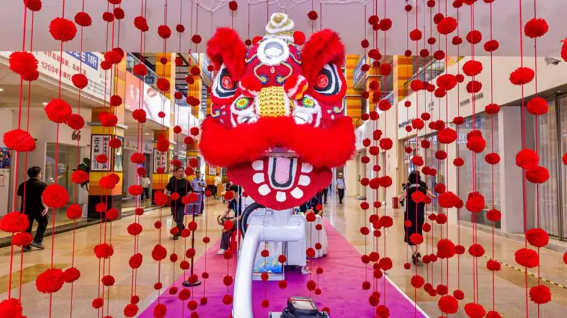 用毛线“织”麒麟!大朗非遗传承人的“织”造新可能