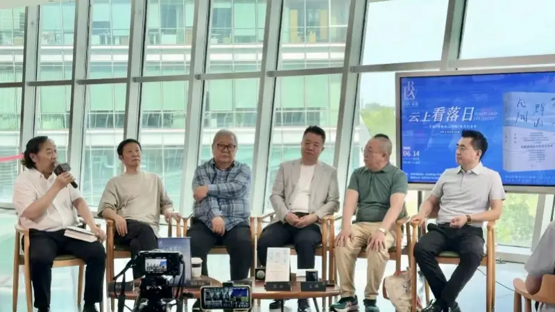 他们共话“空中诗人”王峰的诗歌:用诗句将群山凌空托起