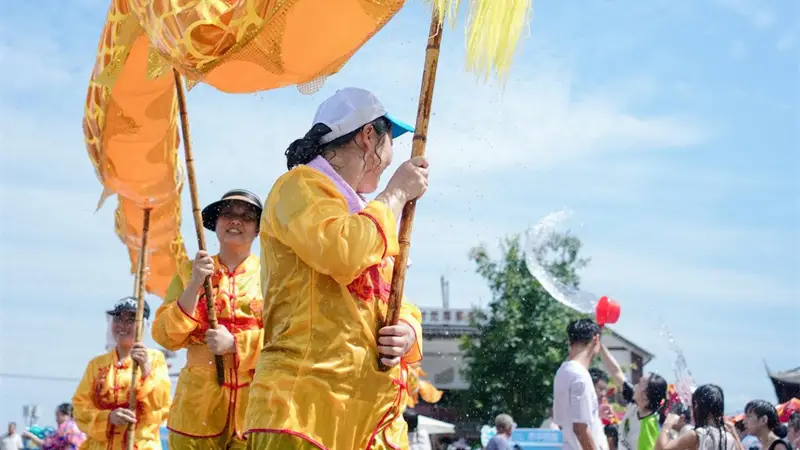 兴文九丝城镇六月六水龙民俗活动热闹举行