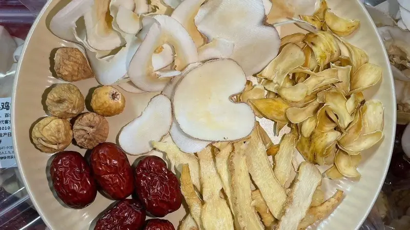 夏季煲汤有讲究,这几种食材让全家喝出好气色