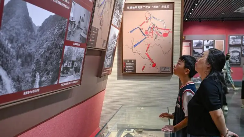 广西百色：红色旅游升温 民众暑期打卡纪念馆