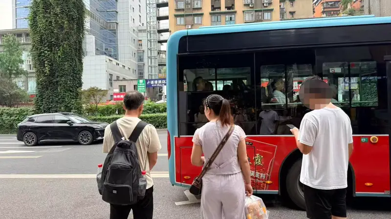 “牢笼合约”:30岁的我被母亲送进特训营|在场