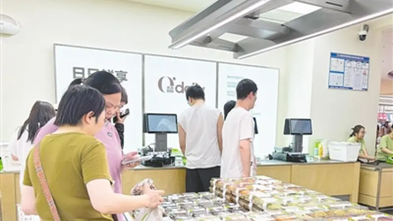 “现制风”吹热新鲜零食赛道