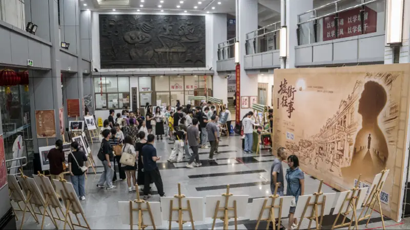 剧评|一段《墟街往事》牵引出一座在等待中守望烟火的城市