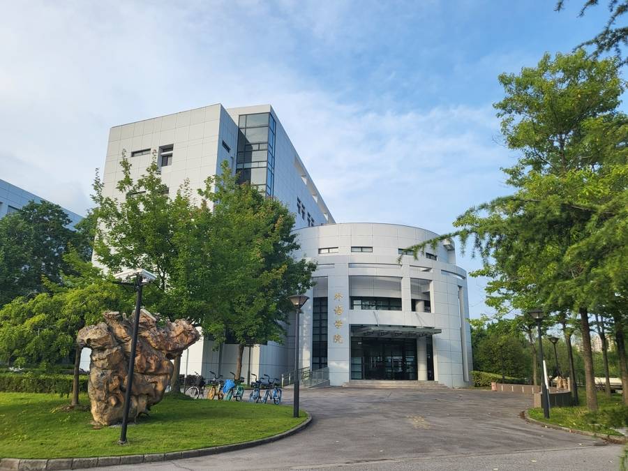 华东师大新增计算语言学专业，培养AI时代“双语人才”