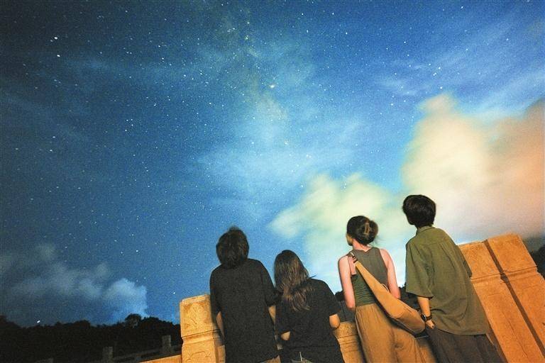今年上半年接待游客超90万人次 深圳“流星花园”喊你来打卡