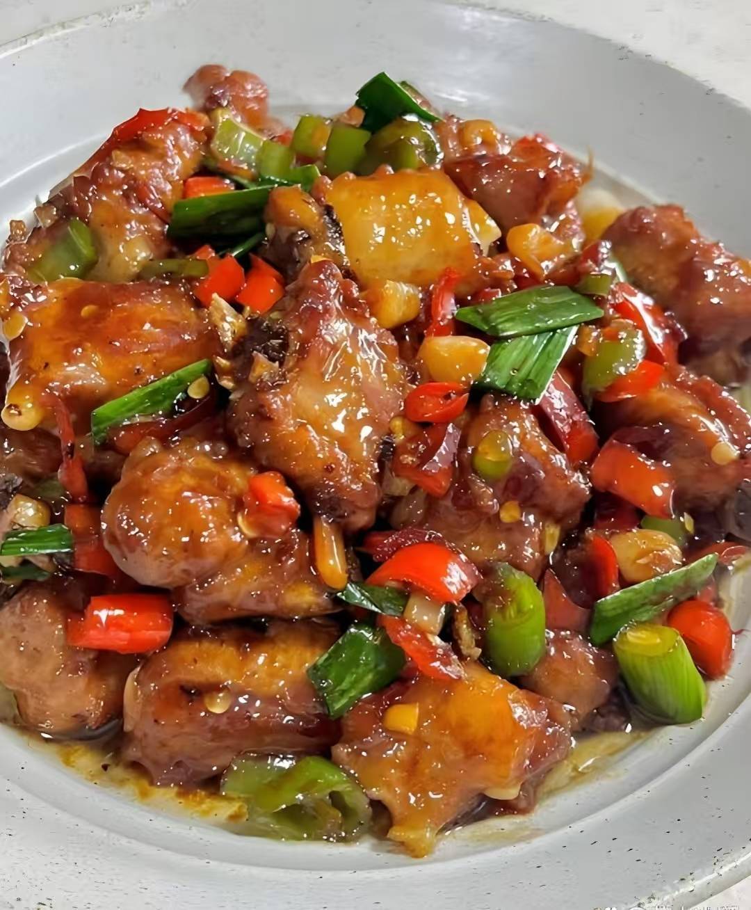 香到舔盘!不焯水不油炸,10分钟搞定焦香酥嫩生炒排骨
