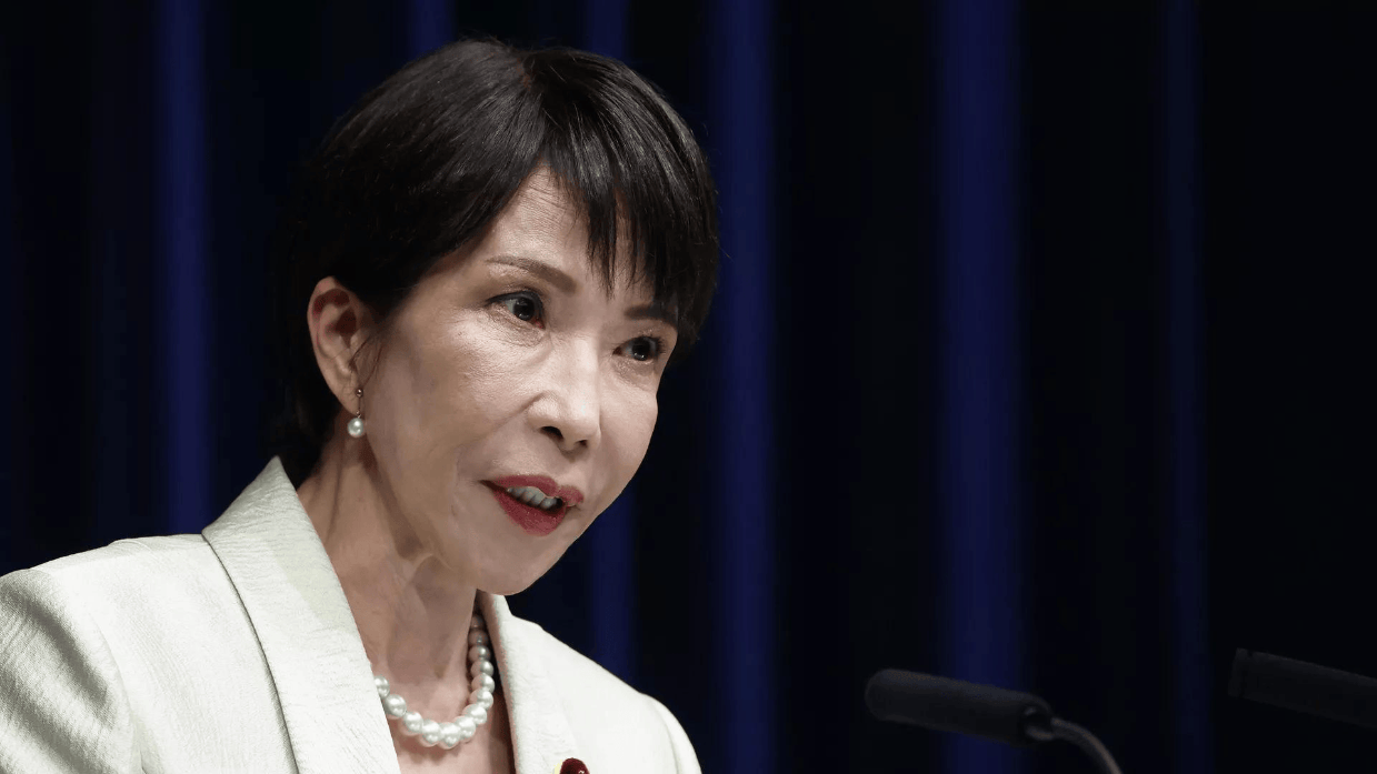 中方兵分两路，轰炸机飞越日本海！高市被要求离职，岸田重新出山