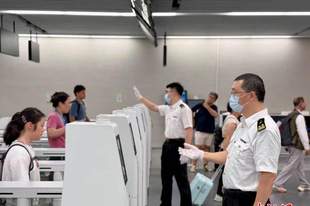 上海邮轮游迎来暑运高峰 海关科技赋能助游客通关“通得快、管得好”