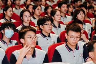 梁向阳甬城开讲：在《平凡的世界》里，找到往前走的力量