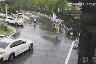 四川自贡恐龙博物馆“教科书式服务”温暖滞留游客