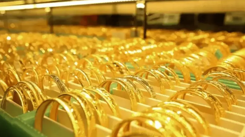 越贵越好卖？金饰克价年内大跌480元卖不动，大克拉钻石却卖爆了
