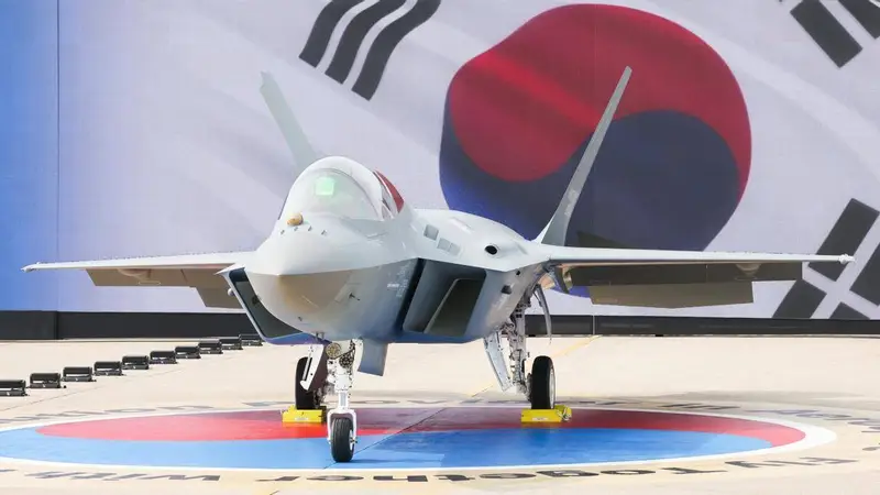韩国军事专家：歼-20、歼-35战机整体性能偏弱，远不如KF-21