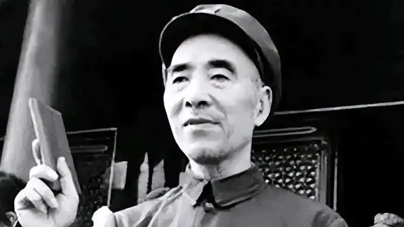 彭德怀庐山被批判,为何一野的将领噤若寒蝉,鸣冤的都是四野的人